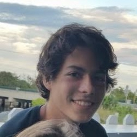 Profile Picture of Max Alexander (@772thug) on Poshmark