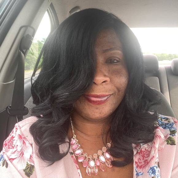 Profile Picture of Sharmane Otis (@sharmaneotis) on Poshmark