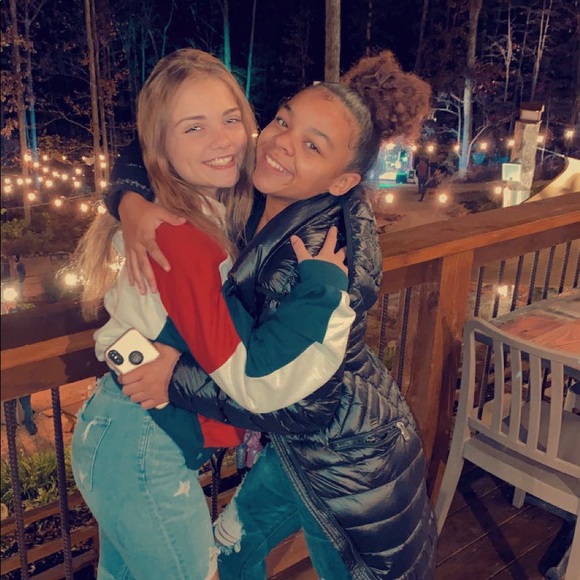 Profile Picture of Alexis Condon (@alexiscondon18) on Poshmark