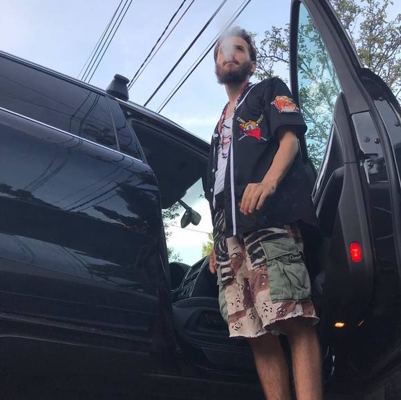 Profile Picture of Anthony Seijo (@stonerstew) on Poshmark