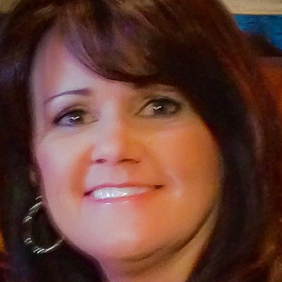 Profile Picture of Tonya Revels (@tonyarevels) on Poshmark