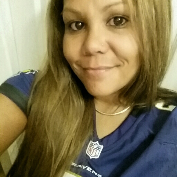 Profile Picture of Janet Howell (@siggysgrl79) on Poshmark