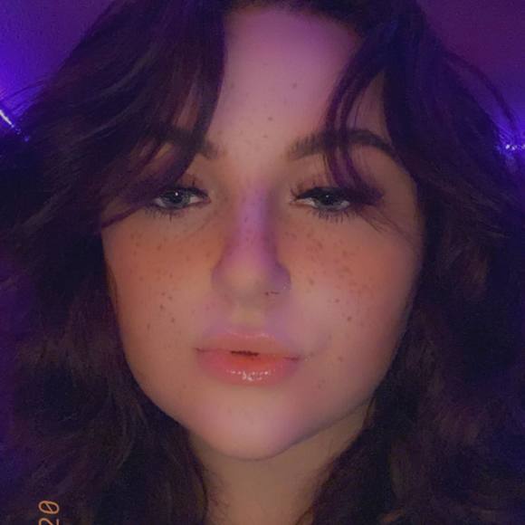 Profile Picture of Katelynn Cantrell (@katelynncantrel) on Poshmark