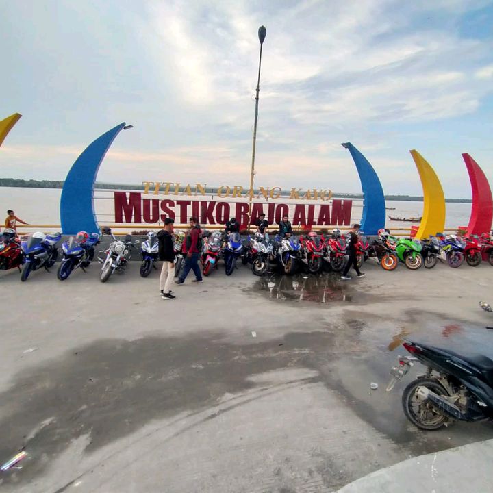 Profile Picture of Chandra Fahlevy (@chandradualima) on Tiktok