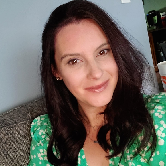 Profile Picture of Regina Maliff (@rmaliff) on Poshmark