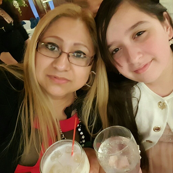 Profile Picture of Amelia Rojas (@ameliajody) on Poshmark