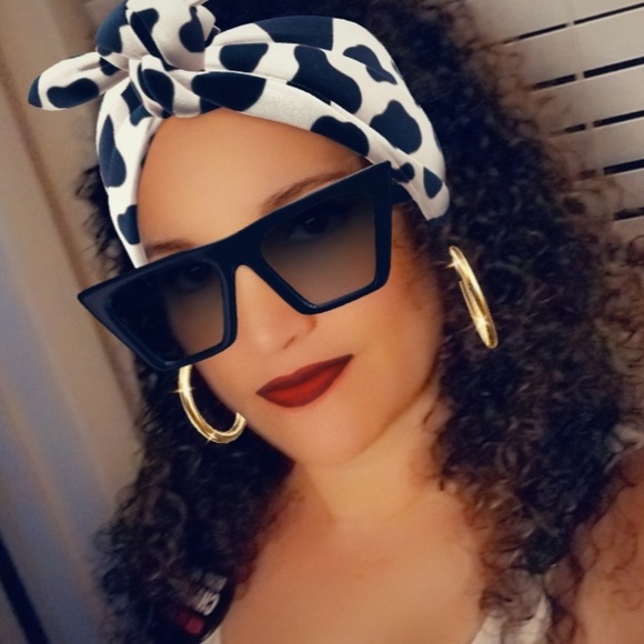 Profile Picture of Rosa Gonzalez (@rosamaria3112) on Poshmark