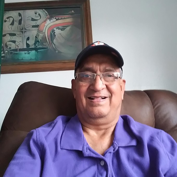 Profile Picture of Luis Barrera (@lovemyjanet54) on Poshmark