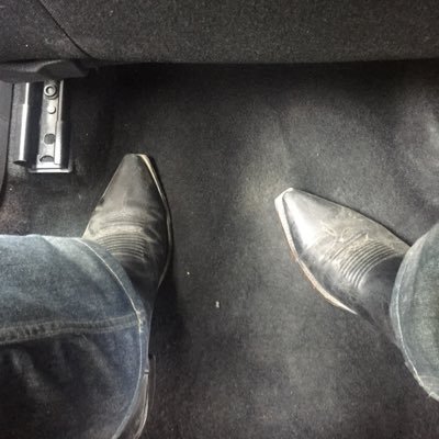 Profile Picture of Chris Burrell (@cbfx) on Twitter
