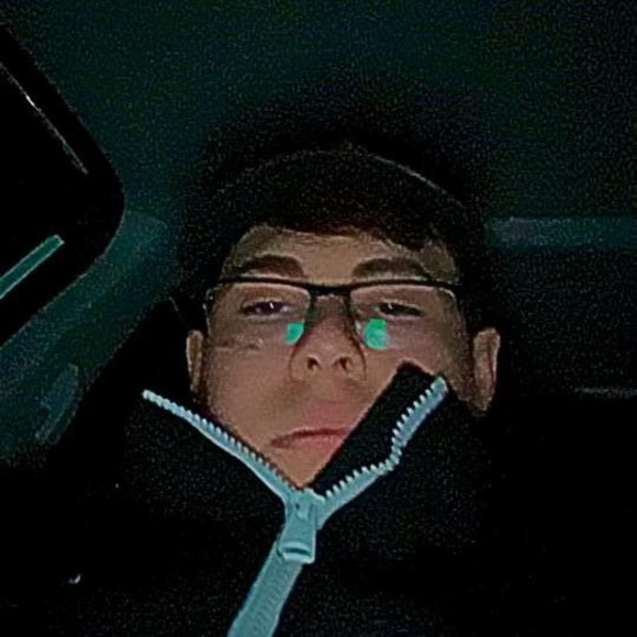 Chris Lamas - Poshmark Profile Picture of Chris Lamas (@chrislamas) on Poshmark