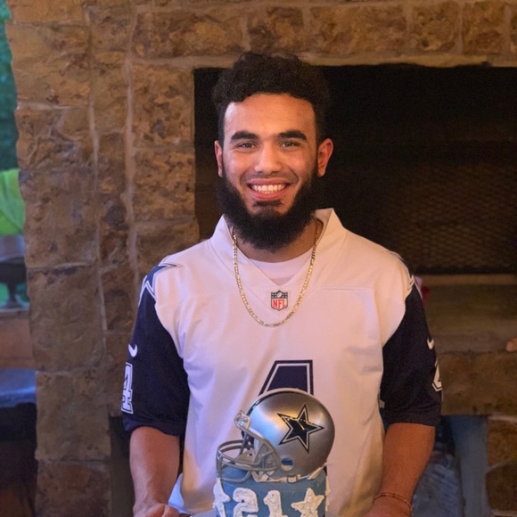 Profile Picture of Victor De hoyos (@victor1014) on Poshmark