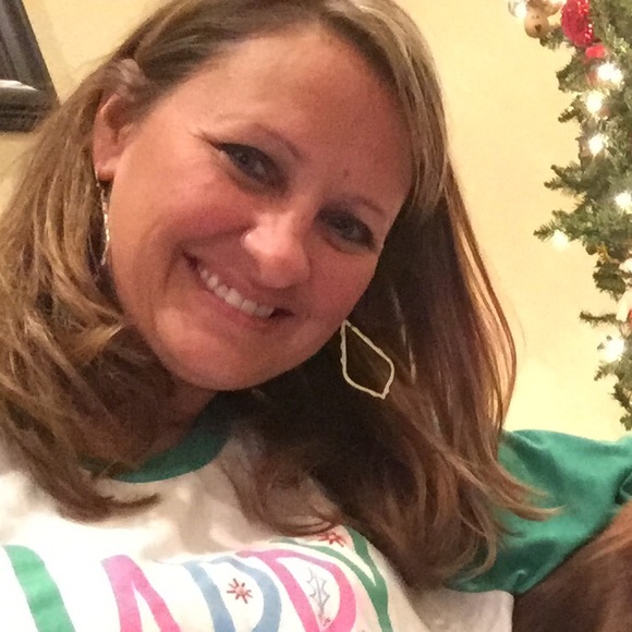 Jodee Preston - Poshmark Profile Picture of Jodee Preston (@jodeelyn10) on Poshmark