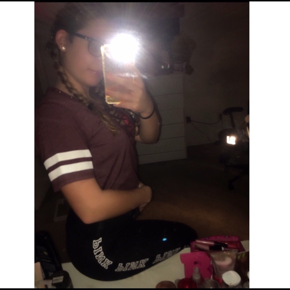 Profile Picture of Bianca Dobos (@biancalynnn) on Poshmark