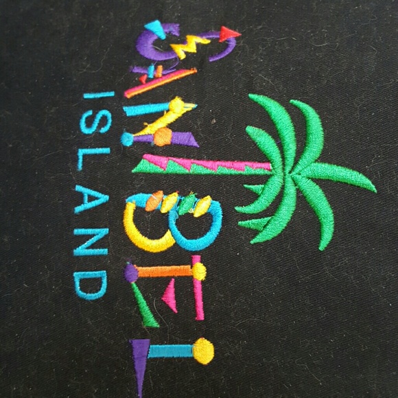 Profile Picture of Lisa Weynand (@lweynand) on Poshmark