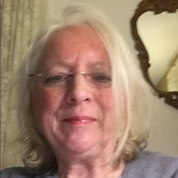 Profile Picture of Sandra Benson (@sabensons) on Poshmark