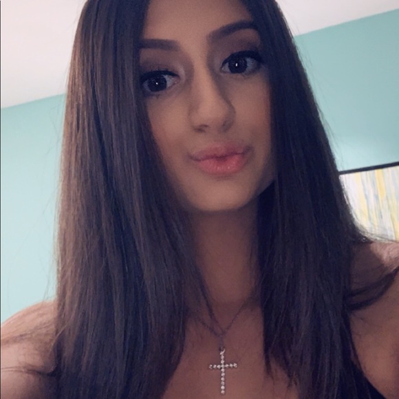 Profile Picture of Joanna Camardo (@joannacamardo) on Poshmark