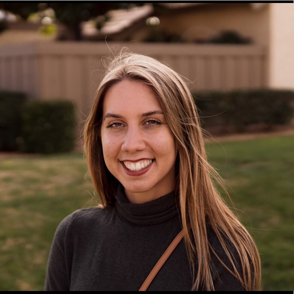 Profile Picture of Samantha Corgiat (@scorgiat) on Poshmark