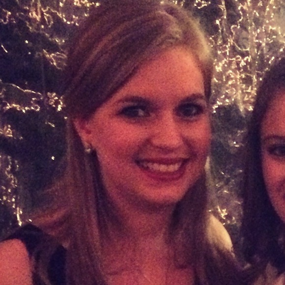 Profile Picture of Merissa Vekasi (@mvekasi) on Poshmark