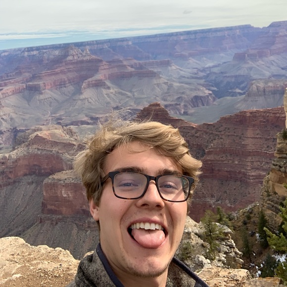 Profile Picture of Sam Everhardt (@sameverhardt) on Poshmark