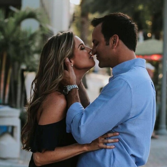 Profile Picture of Alyson Krillies (@alyb80) on Poshmark