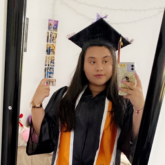 Profile Picture of Ashly Lopez (@ashlylopez18) on Poshmark