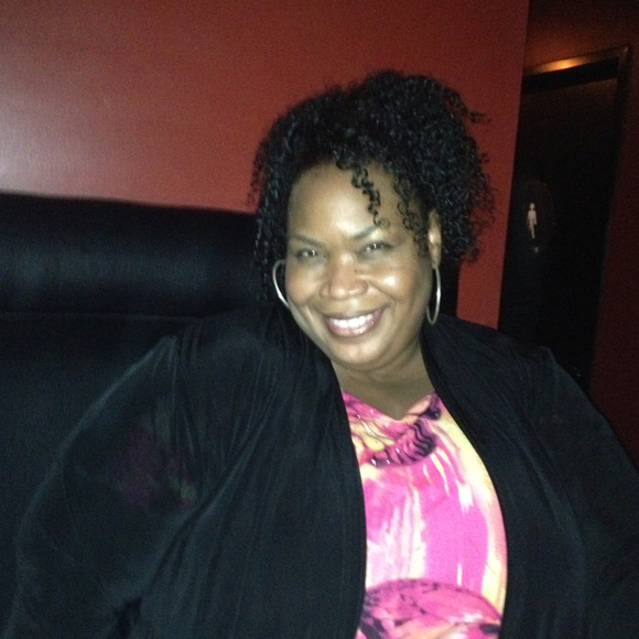 Profile Picture of Sandra Spann (@sspann15) on Poshmark