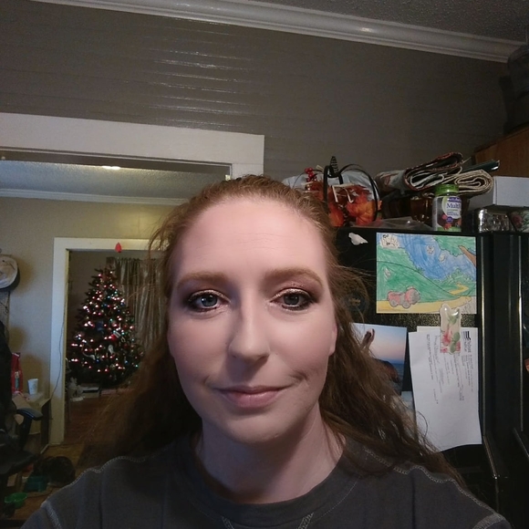 Profile Picture of Amber Riffe (@phoenix121113) on Poshmark