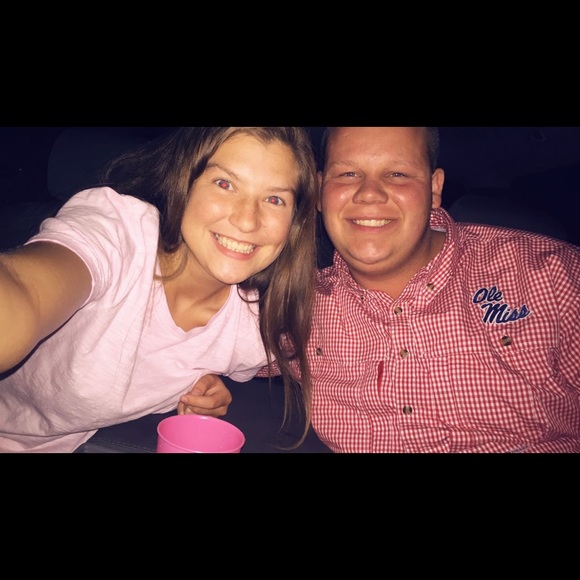 Profile Picture of Bailey Terry (@baileyt18) on Poshmark