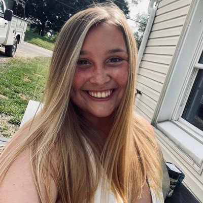 Profile Picture of Hailey Maynard (@hailsssss_38) on Twitter