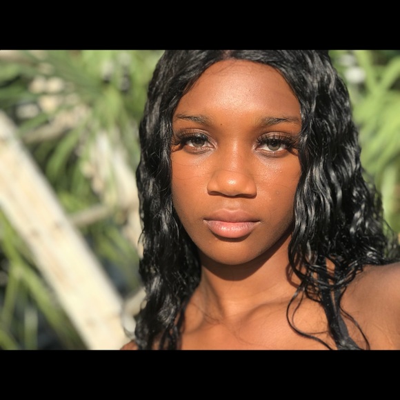 Quinn Jones - Poshmark Profile Picture of Quinn Jones (@quinnjaleah) on Poshmark