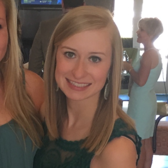 Profile Picture of Robin Lalone (@rml0017) on Poshmark