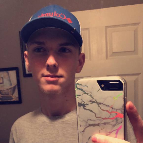 Profile Picture of Hayden Stephens (@hayden41602) on Poshmark