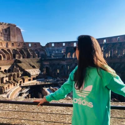 Profile Picture of Lara Lorenzo (@LaraLorenzo) on Twitter