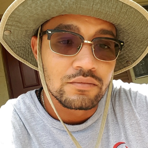 Profile Picture of Steven Kiser (@swk89) on Poshmark