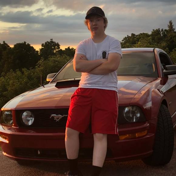Profile Picture of Nick Conger (@nickcon00) on Poshmark