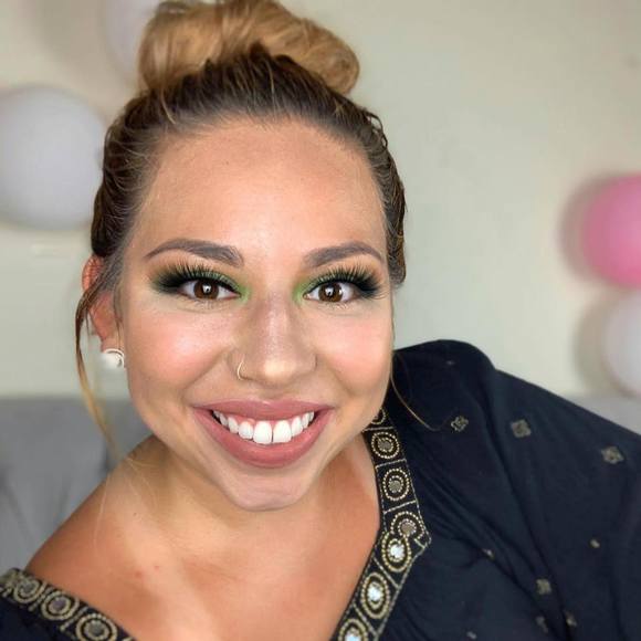 Profile Picture of Chantal Pérez (@chantii91) on Poshmark