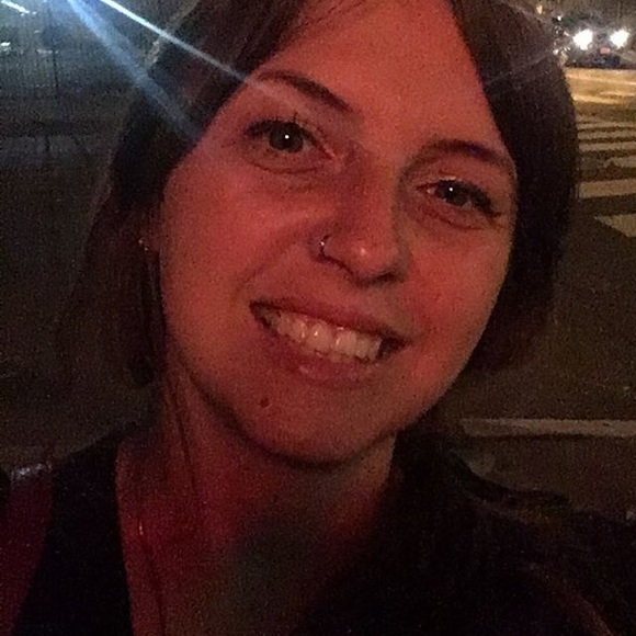 Profile Picture of Laura Schaffnit (@laurschaff) on Poshmark