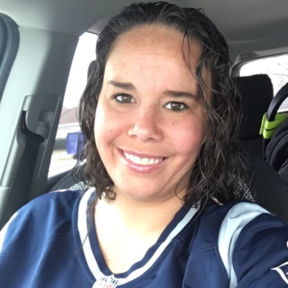 Profile Picture of Heather Pruitt (@hlpruitt85) on Poshmark