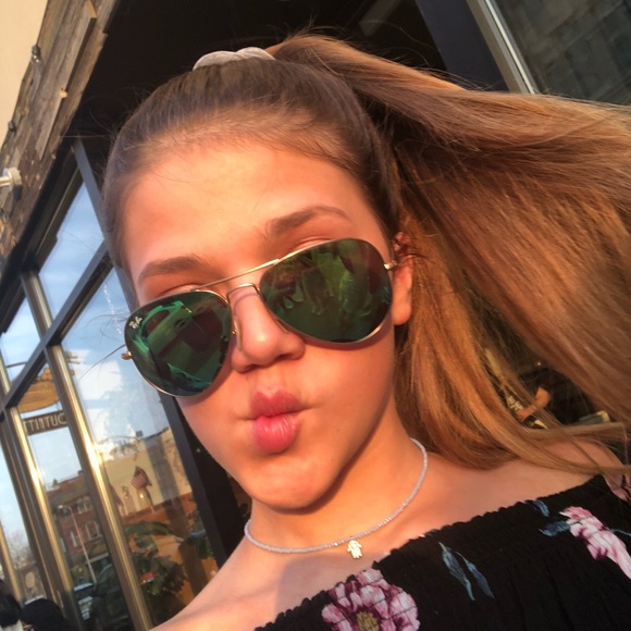 Profile Picture of Jenna Macmillan (@jennamacmillan) on Poshmark