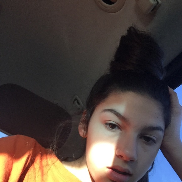 Profile Picture of Lacy Adams (@lacy_adams) on Poshmark