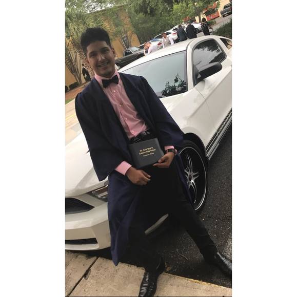 Profile Picture of Jose Tavera (@daniel13tavera) on Poshmark