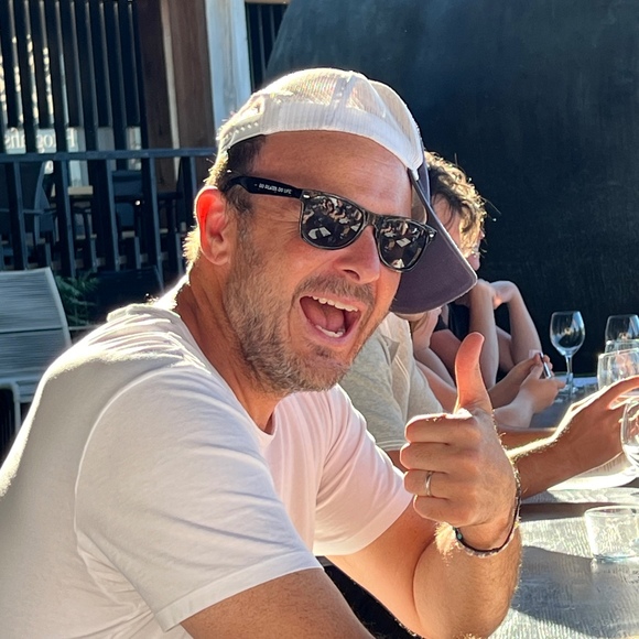 Profile Picture of Scott Gloden (@sgloden) on Poshmark