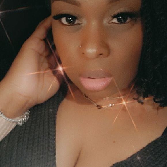 Profile Picture of Michelle Traylor (@1979traylor) on Poshmark