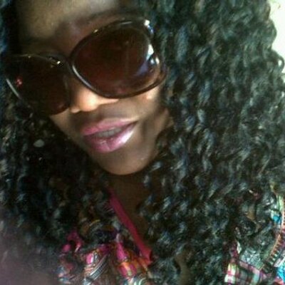 Profile Picture of Vanessa Manzi (@smileatmie) on Twitter