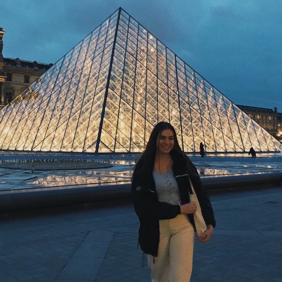 Profile Picture of Emma Goucher (@emgoucher03) on Poshmark