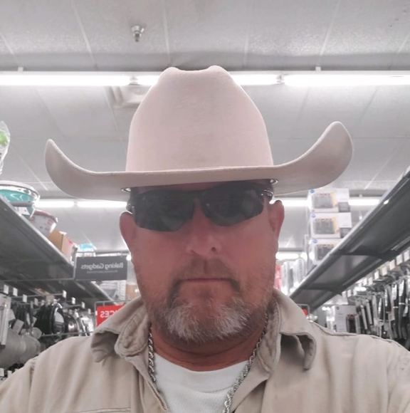 Profile Picture of Scott Douglas (@scottdouglas932) on Poshmark