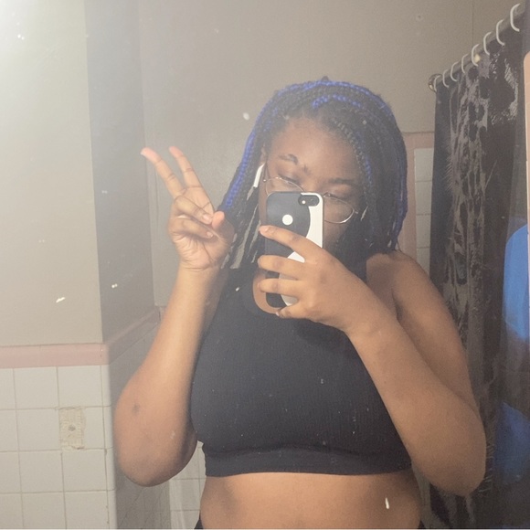 Profile Picture of Makayla Thomas (@makaylathoma756) on Poshmark