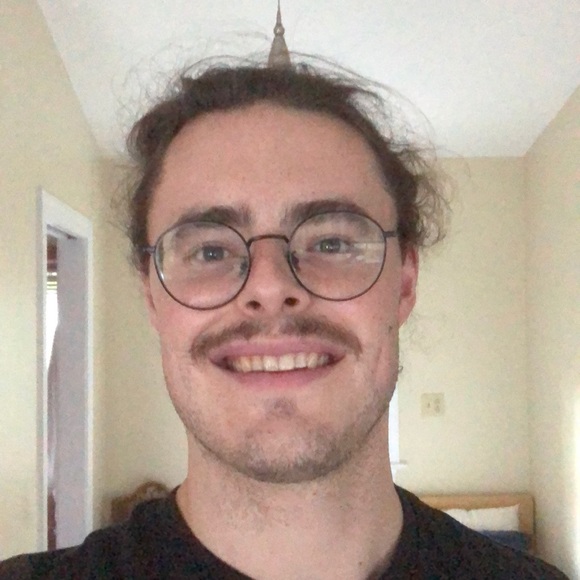 Profile Picture of Evan Mack (@evan_mack) on Poshmark