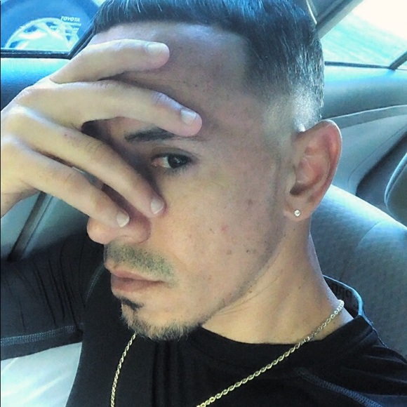 Profile Picture of Jeffrey López (@jeffrey304) on Poshmark