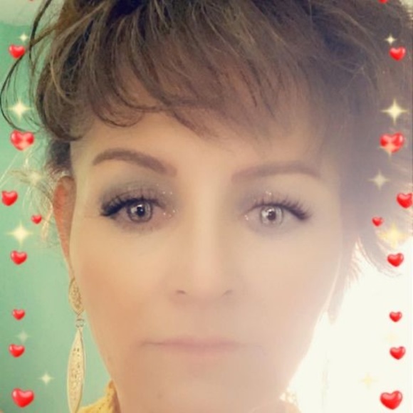 Profile Picture of Ada Perez (@adaperez499) on Poshmark